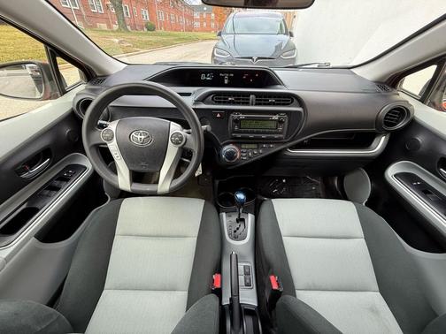 2014 Toyota Prius c Four