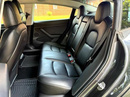 2019 Tesla Model 3 Mid Range