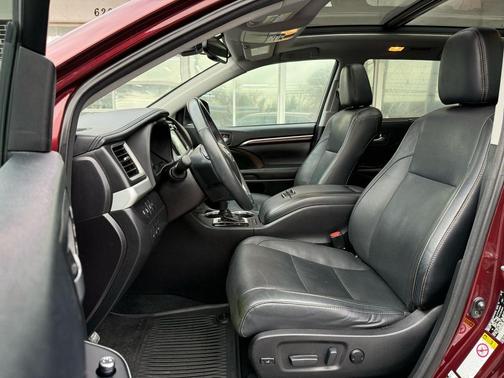 2016 Toyota Highlander Limited Platinum