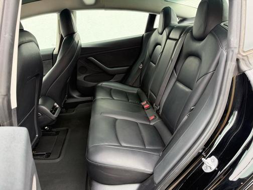 2022 Tesla Model 3 Standard Range