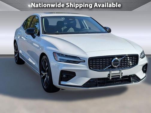 2024 Volvo S60 B5 Core Dark Theme