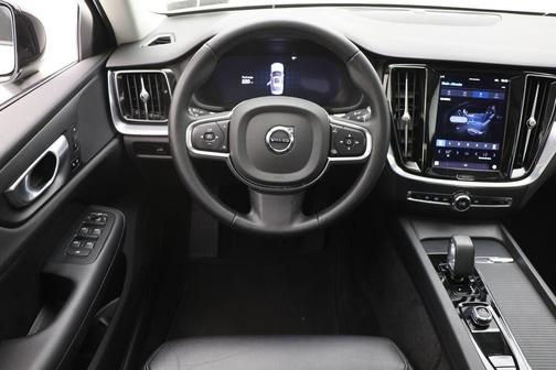 2024 Volvo S60 B5 Core Dark Theme