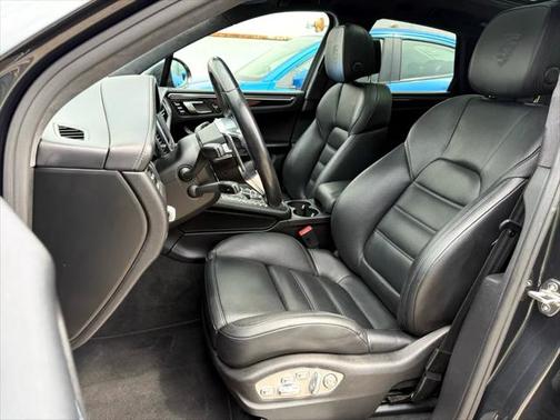 2017 Porsche Macan Turbo
