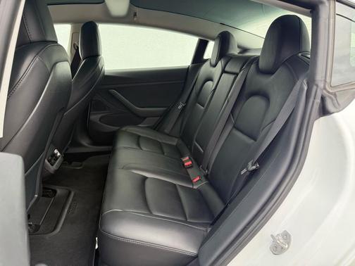 2020 Tesla Model 3 Standard Range