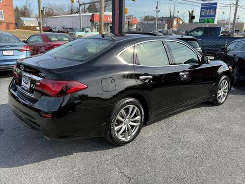 2016 INFINITI Q70 3.7X