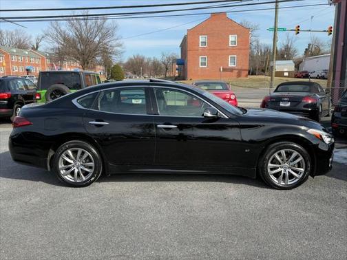 2016 INFINITI Q70 3.7X