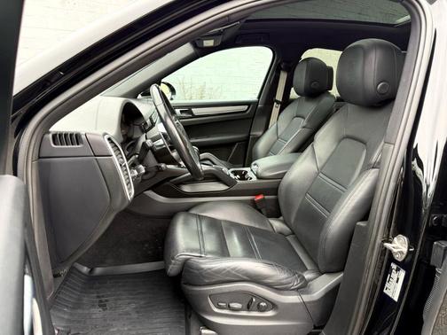 2022 Porsche Cayenne 