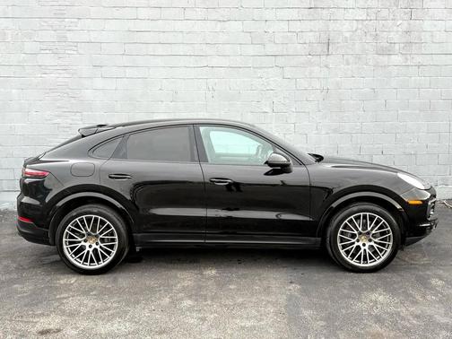 2022 Porsche Cayenne Cayenne