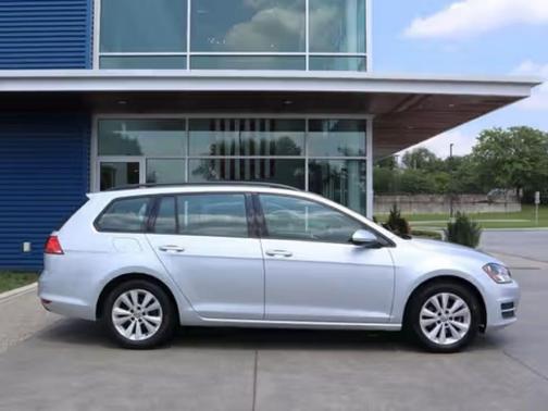 2017 Volkswagen Golf SportWagen TSI S