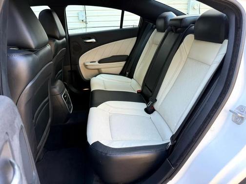 2015 Dodge Charger SXT
