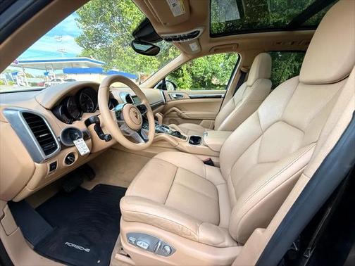 2016 Porsche Cayenne Base