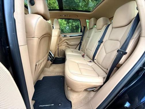 2016 Porsche Cayenne Base