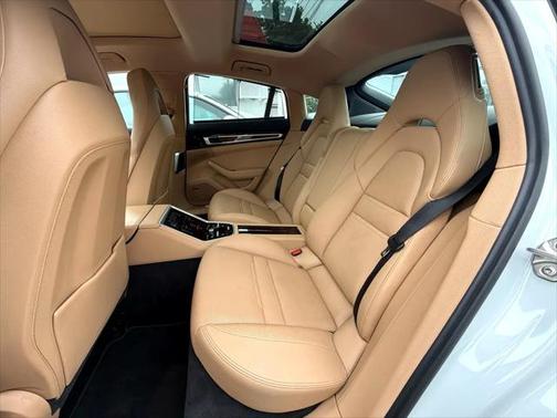 2019 Porsche Panamera E-Hybrid 4