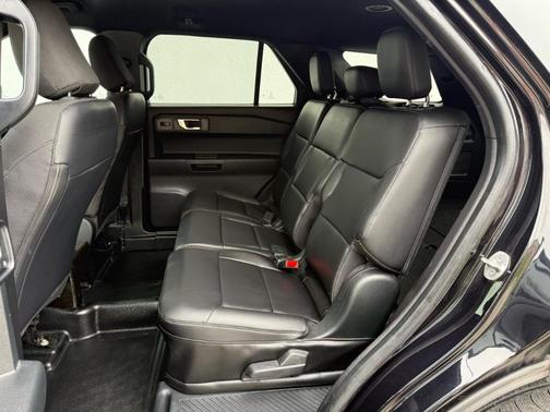 Black 2022 Ford Utility Police Interceptor Base