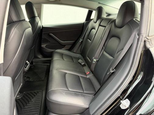 2020 Tesla Model 3 Standard Range
