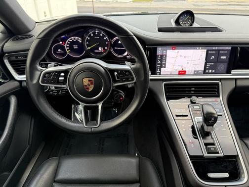 2019 Porsche Panamera 4