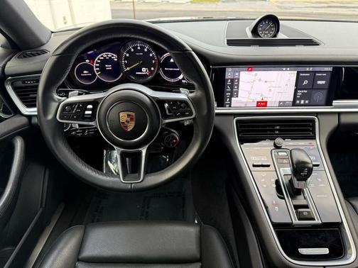 2019 Porsche Panamera 4