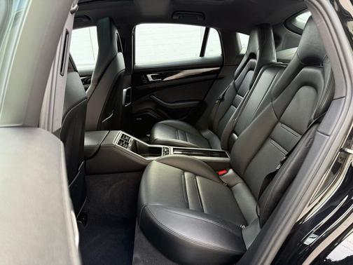 2019 Porsche Panamera 4