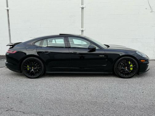 2019 Porsche Panamera 4
