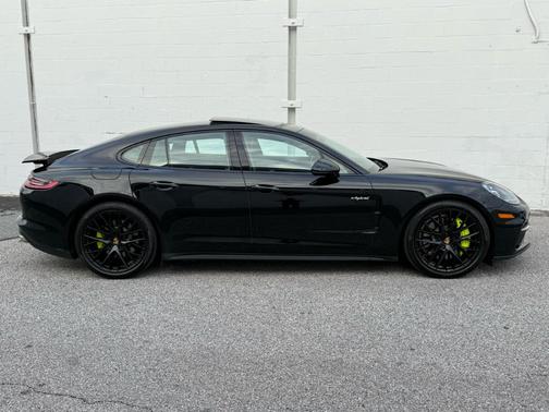 2019 Porsche Panamera 4