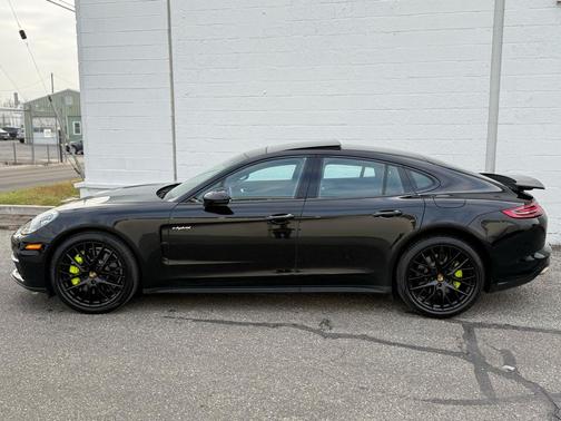 2019 Porsche Panamera 4