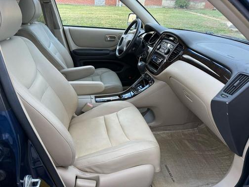 2003 Toyota Highlander Base