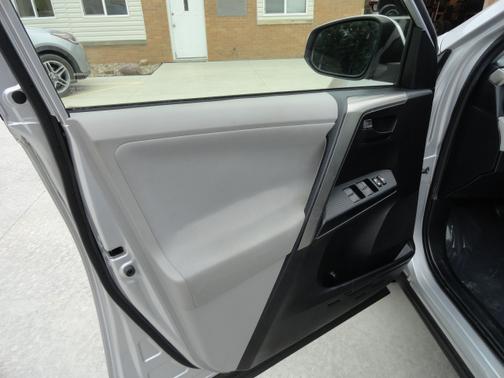 2013 Toyota RAV4 XLE for sale in Glenwood, IA - image 13