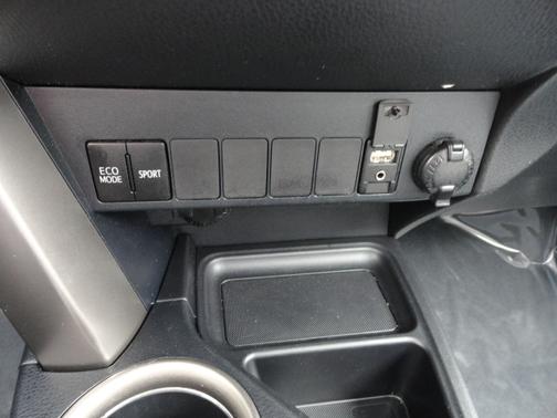 2013 Toyota RAV4 XLE for sale in Glenwood, IA - image 5
