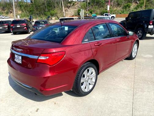 2013 Chrysler 200 LX