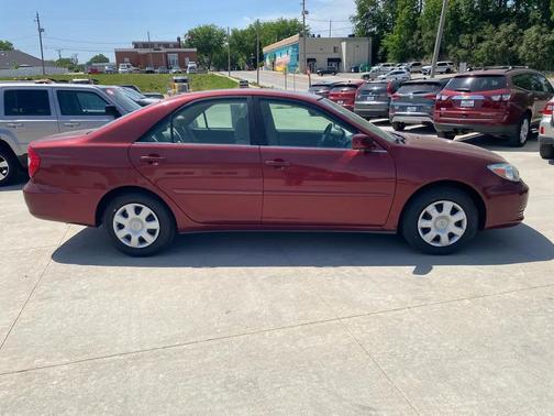 Red 2003 Toyota Camry XLE