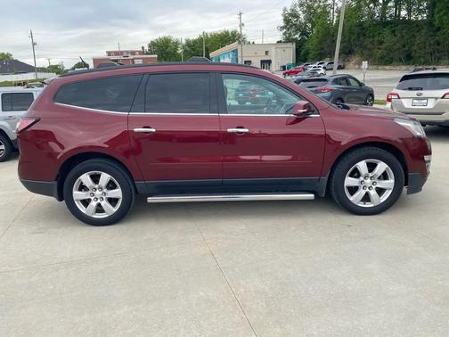Siren Red Tintcoat 2016 Chevrolet Traverse 1LT