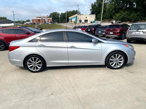 2011 Hyundai SONATA Limited