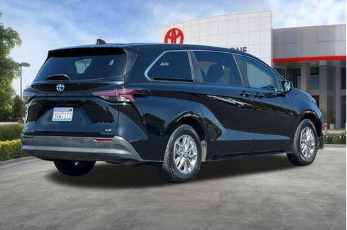Midnight Black Metallic 2025 Toyota Sienna LE