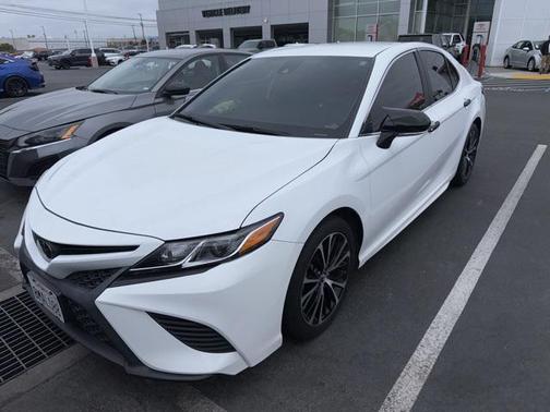 2019 Toyota Camry SE