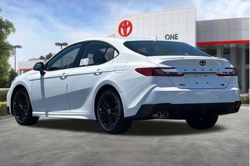Ice Cap 2026 Toyota Camry SE