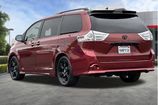 Salsa Red Pearl 2020 Toyota Sienna SE Premium