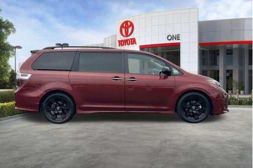 Salsa Red Pearl 2020 Toyota Sienna SE Premium