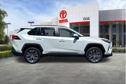 Wind Chill Pearl 2025 Toyota RAV4 Hybrid XLE Premium