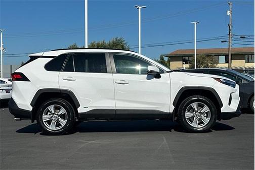2024 Toyota RAV4 Hybrid XLE