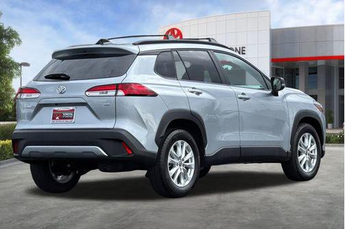 2025 Toyota Corolla Cross LE