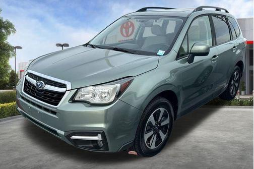 Jasmine Green Metallic 2017 Subaru Forester 2.5i Premium