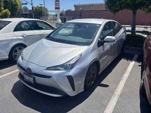 Classic Silver Metallic 2019 Toyota Prius XLE