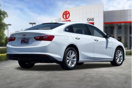 Summit White 2024 Chevrolet Malibu FWD 1LT