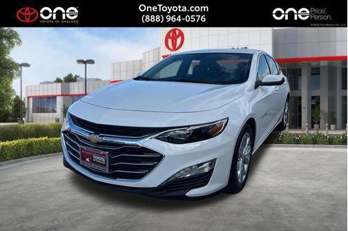 Summit White 2024 Chevrolet Malibu FWD 1LT