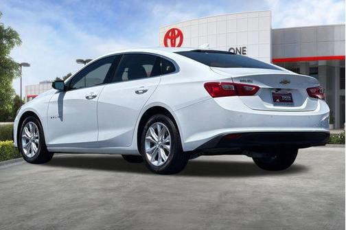 Summit White 2024 Chevrolet Malibu FWD 1LT