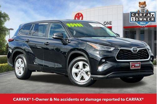Midnight Black Metallic 2024 Toyota Highlander LE