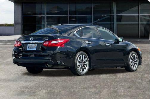 2017 Nissan Altima 2.5 SV