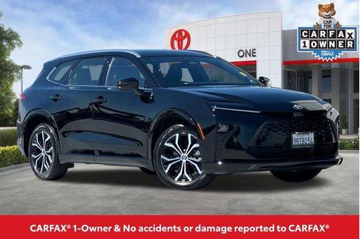 Black 2025 Toyota Crown Signia XLE