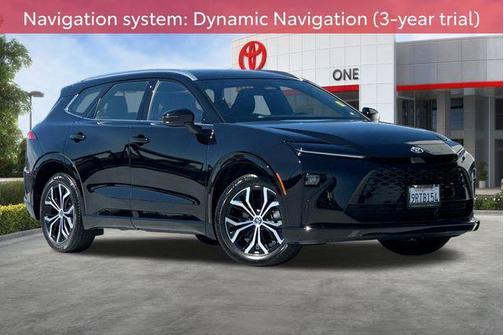 Black 2025 Toyota Crown Signia XLE