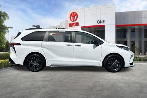 Ice Cap 2026 Toyota Sienna XSE 7 Passenger